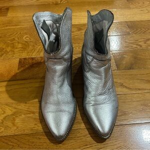 Nicole silver Metallic leather western ankle booties.8
